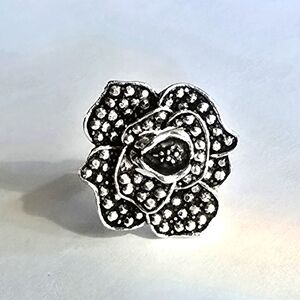 ROSE BLING FLOWERBURST NEW SIZE 6 QUALITY MARCASITE SILVER TRENDSETTER RING